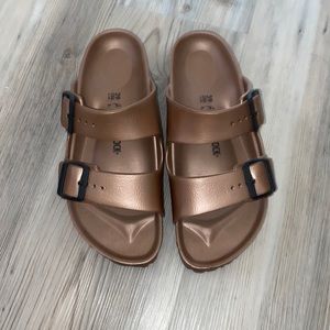 BIRKENSTOCK ROSE GOLD - BRAND NEW WOMENS